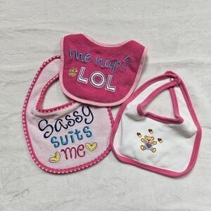 3 Baby Bibs